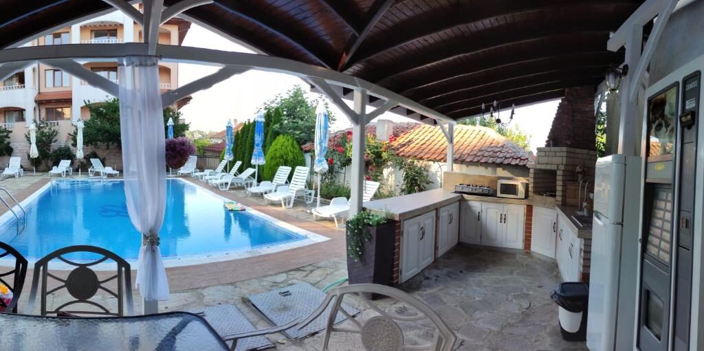 Summer kitchen